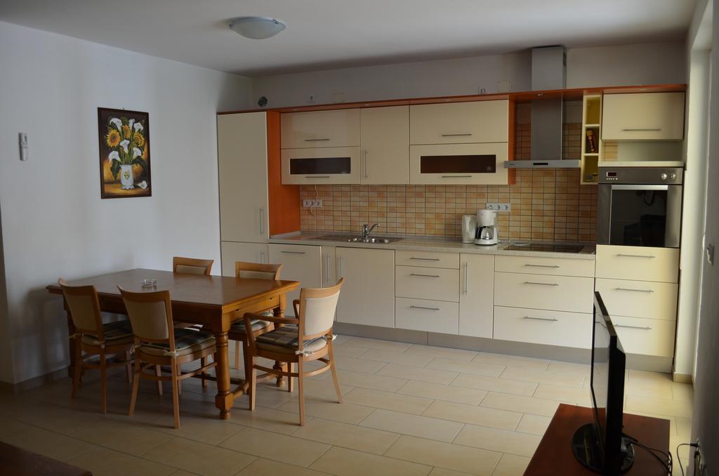 Apartments Buljan Baška Стая снимка