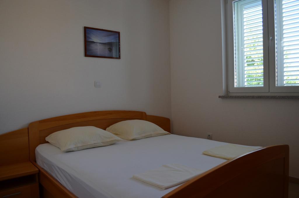 Apartments Buljan Baška Стая снимка
