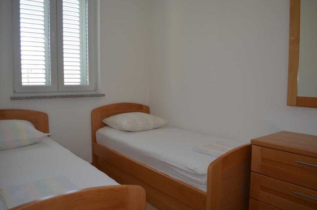 Apartments Buljan Baška Стая снимка